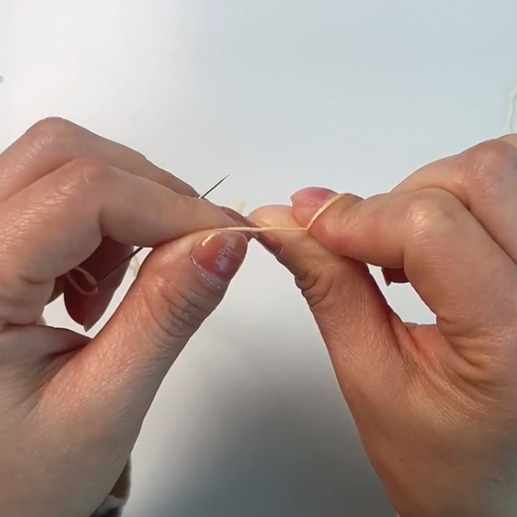 How to Knot Embroidery Thread: 2 Easy Methods for Beginners